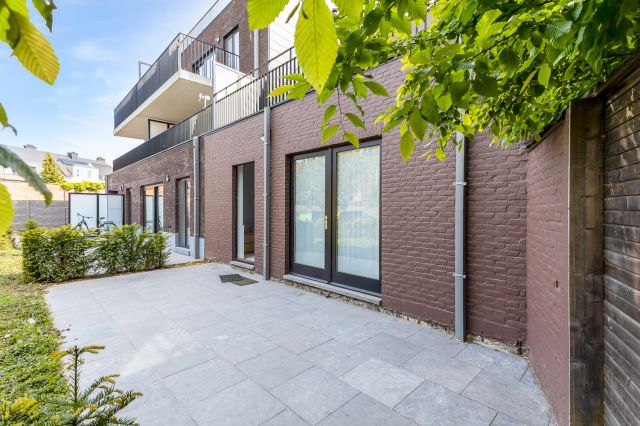 WEB Best Flats Geel 38