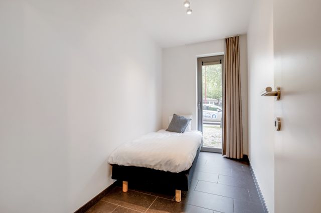 WEB Best Flats Geel 63