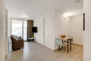 WEB Best Flats Geel 69