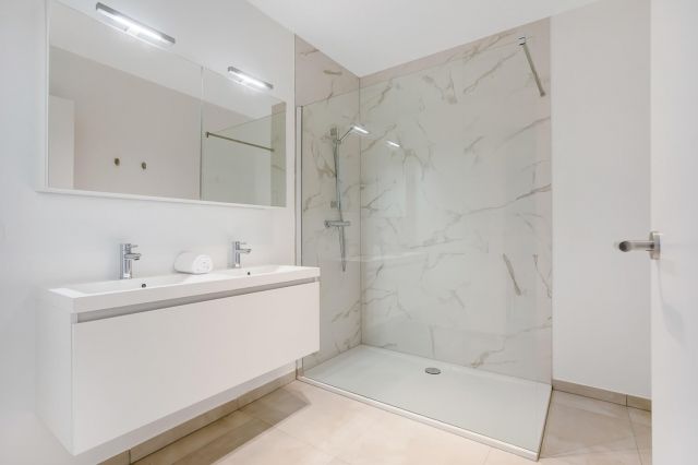 Best Flats Mol Spoor badkamer