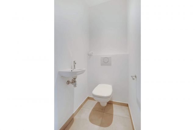 Best Flats Mol Spoor Toilet